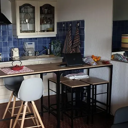 דירה A Giens Avec Terrasse, Piscine Et Parking - Fr-1-335-193 *