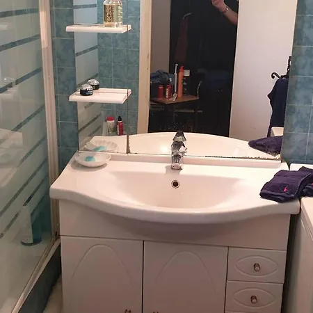 A Giens Avec Terrasse, Piscine Et Parking - Fr-1-335-193 *