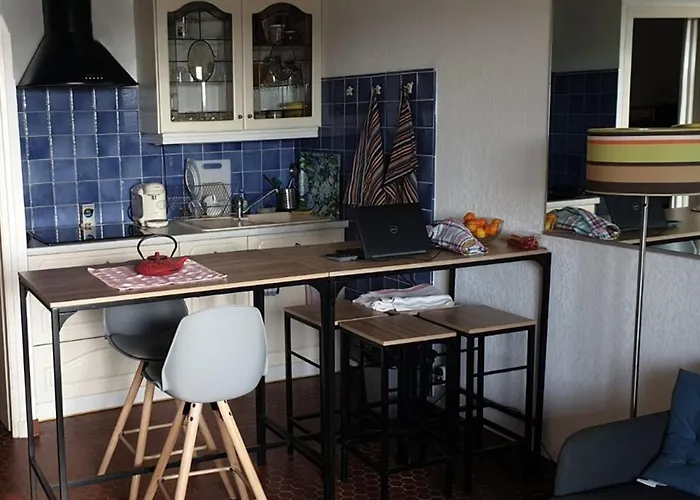 Lejlighed A Giens Avec Terrasse, Piscine Et Parking - Fr-1-335-193 *