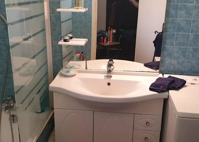 A Giens Avec Terrasse, Piscine Et Parking - Fr-1-335-193 *